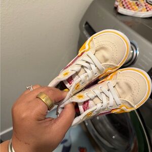Vans Kids Sneakers in Beige and Yellow
